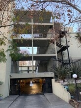 455 Crescent St, Unit 201 in Oakland, CA - Building Photo - Building Photo