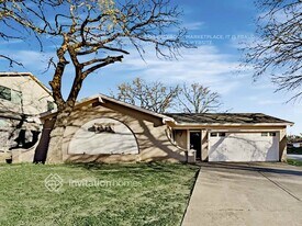 3200 Whisper Wood Ct in Bedford, TX - Building Photo