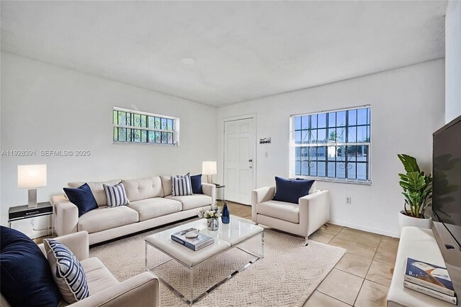 2907 NW 103rd St in Miami, FL - Building Photo - Building Photo