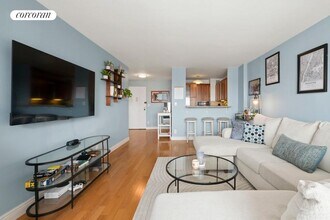 145 E 15th St in New York, NY - Building Photo - Building Photo
