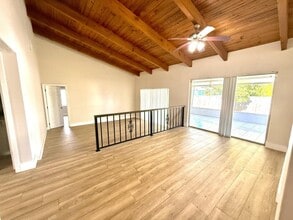 12715 SW 102nd Ter in Miami, FL - Foto de edificio - Building Photo