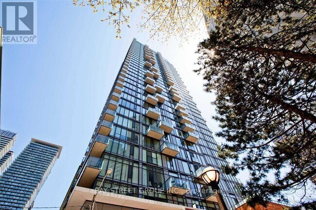 property at 75-3475 St Nicholas St