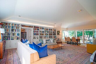 49 Georgica Rd in East Hampton, NY - Building Photo - Building Photo