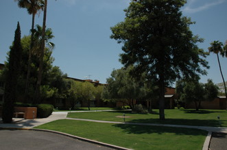 Paradise Valley Baptist Retirement Center in Phoenix, AZ - Building Photo - Building Photo