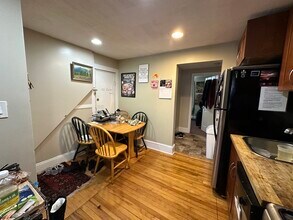 12 Shepherd Ave, Unit 1 in Boston, MA - Foto de edificio - Building Photo