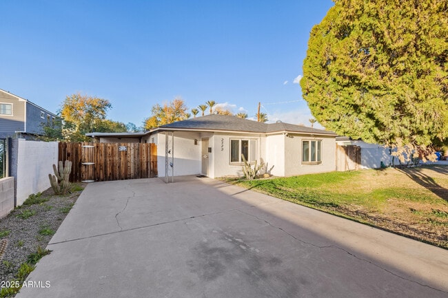 property at 2722 E Virginia Ave
