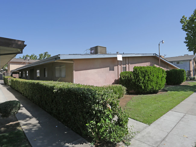 3327 E Fairmont Ave in Fresno, CA - Building Photo - Building Photo