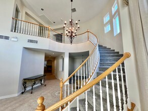 96 Gulf Pines Ave in Las Vegas, NV - Building Photo - Building Photo