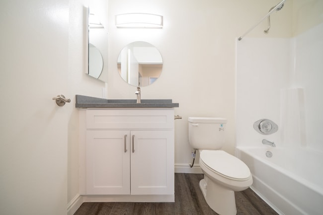 343 Autumn Dr in San Marcos, CA - Building Photo - Building Photo