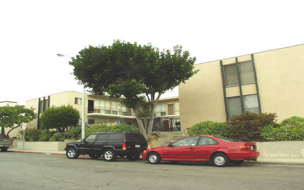 1681 College View Dr in Monterey Park, CA - Building Photo