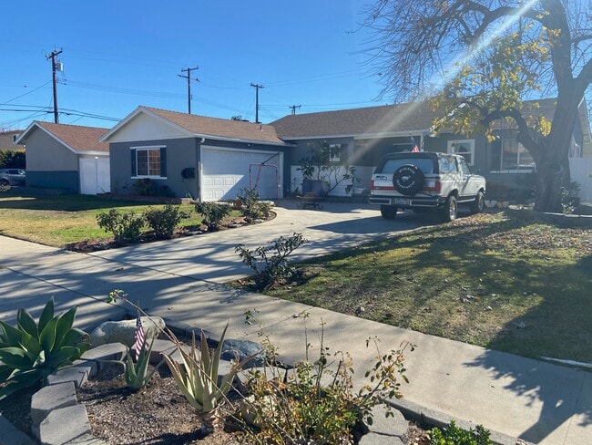 property at 914 Oleander St