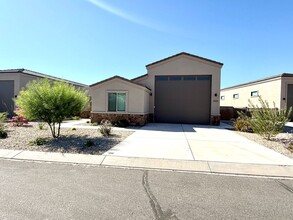 3324 Secret Pass Dr in Bullhead City, AZ - Building Photo - Building Photo