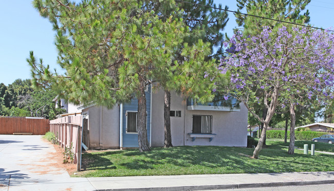 7461-7469 Daytona St in Lemon Grove, CA - Building Photo - Building Photo