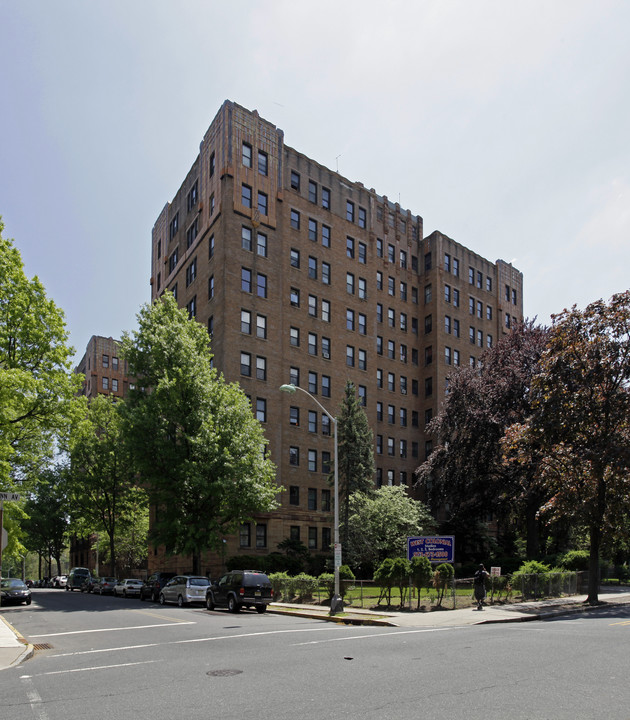 West Colonial Apartments in East Orange, NJ - Building Photo