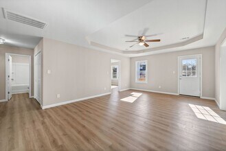 151 Man O War Dr in Oak Grove, KY - Building Photo - Building Photo