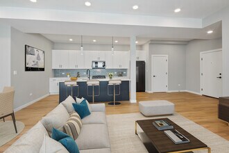 3520 W Shakespeare Ave in Chicago, IL - Building Photo - Building Photo