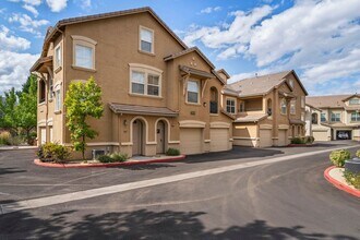 17000 Wedge Pkwy in Reno, NV - Building Photo - Building Photo