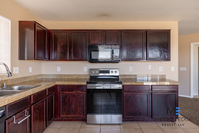 property at 18892 N Toledo Ave