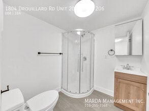 1804 Drouillard Rd in Windsor, ON - Building Photo - Building Photo