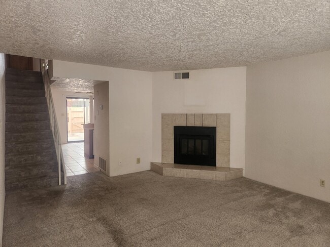 6041 Sequoia Rd NW in Albuquerque, NM - Building Photo - Building Photo