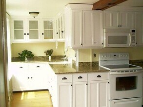 47 Mill St in Newport, RI - Building Photo - Building Photo