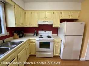 219 Kitty Hawk Bay Dr in Kill Devil Hills, NC - Building Photo - Building Photo