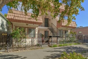 1921 28th St in Sacramento, CA - Building Photo