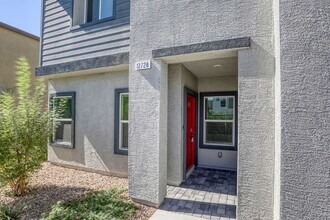 12728 Feathersong in Henderson, NV - Building Photo - Building Photo