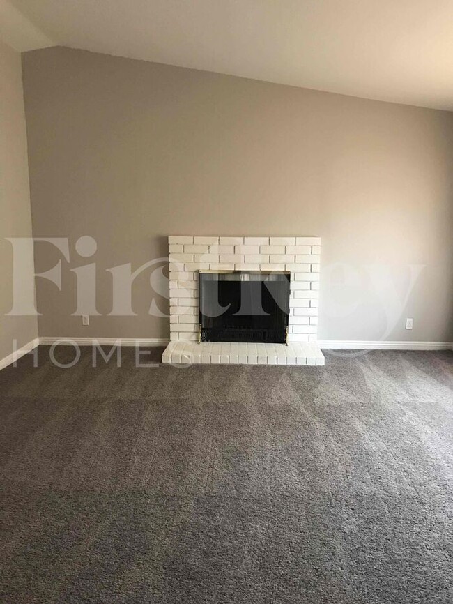 6565 Boxwood Ln in Las Vegas, NV - Building Photo - Building Photo