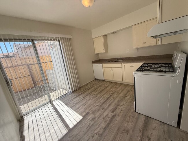 3916 York Blvd in Los Angeles, CA - Building Photo - Building Photo