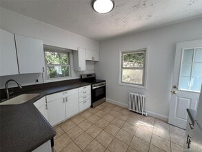 19 Cotswold Dr in Centerport, NY - Building Photo - Building Photo