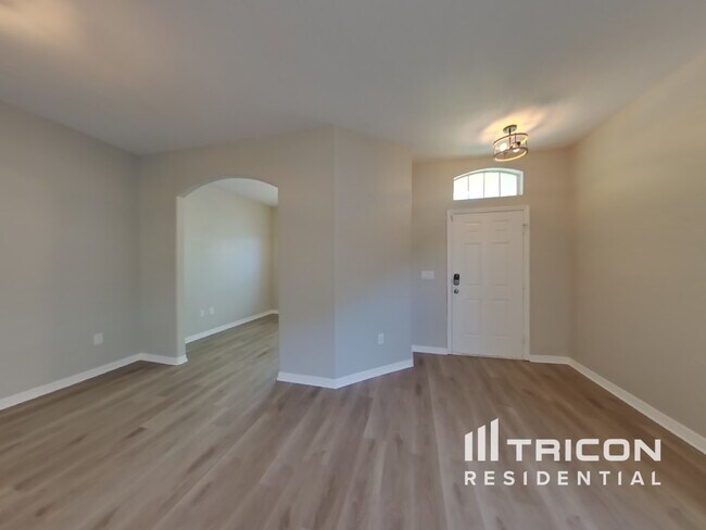 3921 Langdrum Dr in Wesley Chapel, FL - Building Photo - Building Photo