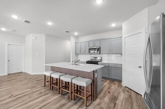 640 Southern HIlls Dr in Red Oak, TX - Building Photo - Building Photo