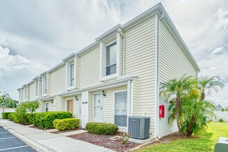 11912 Cypress Hill Cir, Unit 11912 in Tampa, FL - Building Photo - Building Photo