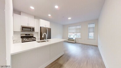 1181 Morris Ave in Union, NJ - Foto de edificio - Building Photo