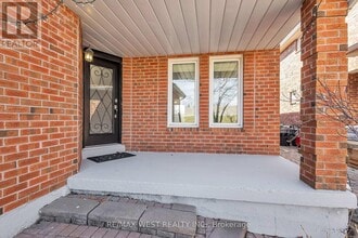 92 Ridgefield Crescent in Vaughan, ON - Building Photo - Building Photo