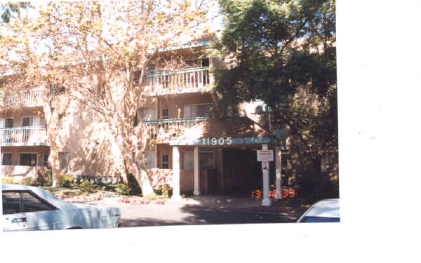 Villa Rain Tree Apartments in El Monte, CA - Foto de edificio - Building Photo