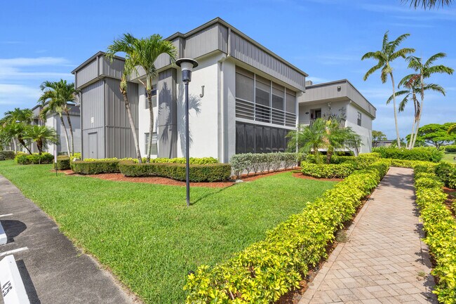 433 Piedmont J in Delray Beach, FL - Building Photo - Building Photo