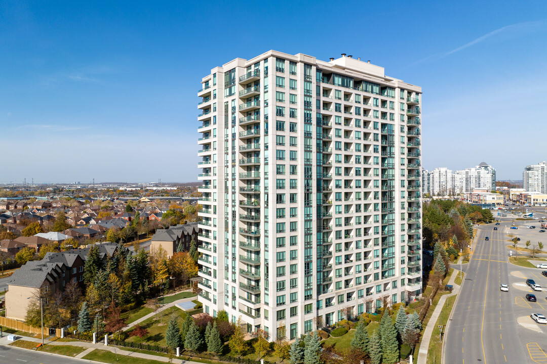 88 Promenade Circle in Vaughan, ON - Building Photo