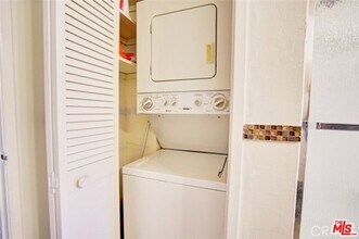 3050 S Bristol St in Santa Ana, CA - Building Photo - Building Photo
