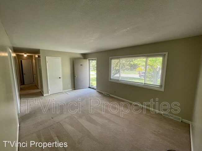 810 Parliament St photo'