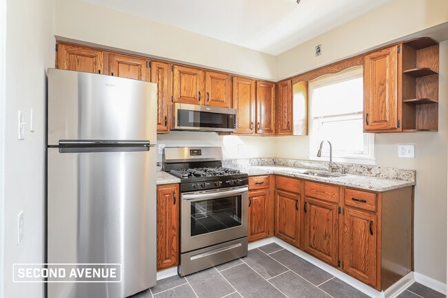 819 Fleming St in Coraopolis, PA - Building Photo - Building Photo