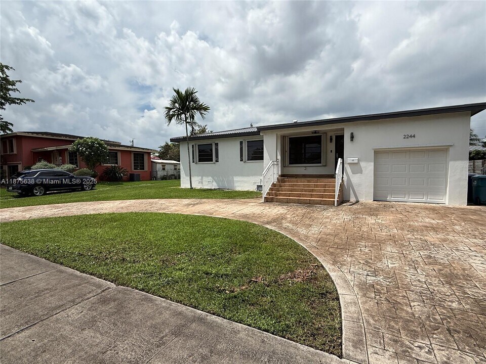2244 SW 82nd Pl in Miami, FL - Building Photo