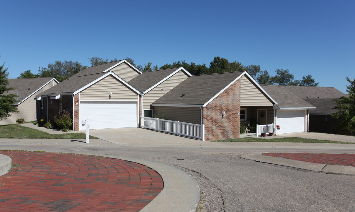 RoseHill Place Apartments in Topeka, KS - Foto de edificio