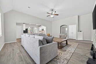 11676 Whirlaway Dr in Willis, TX - Building Photo - Building Photo