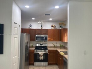 17331 NW 7th Ave in Miami, FL - Building Photo - Building Photo