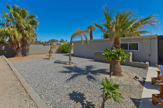 2295 E Acacia Rd N in Palm Springs, CA - Building Photo - Building Photo