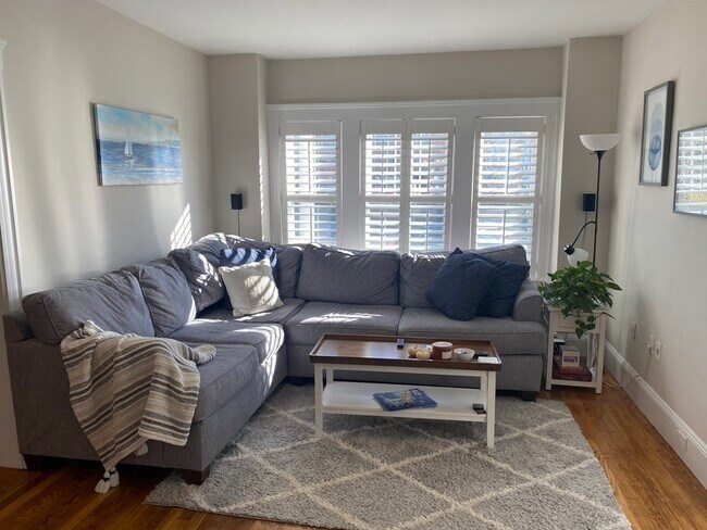 property at 633 High St
