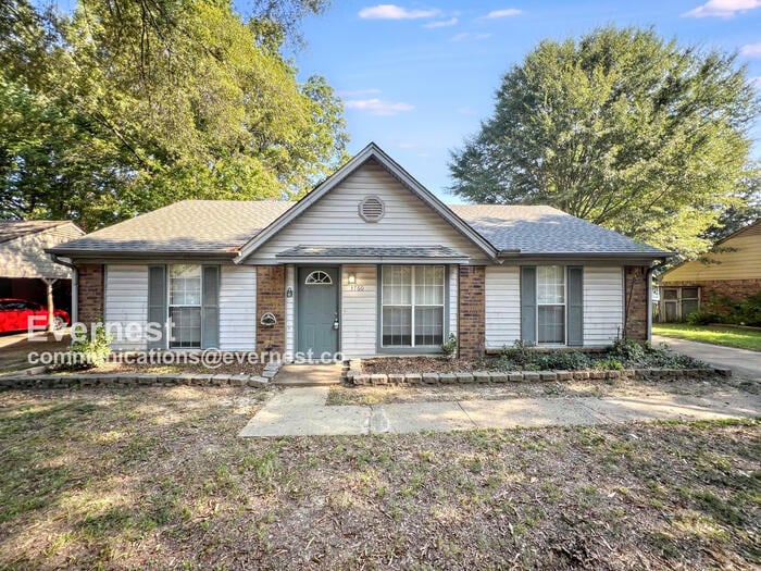 3760 Heathcliff Dr in Horn Lake, MS - Foto de edificio
