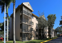 Weinberg House in Boca Raton, FL - Foto de edificio - Building Photo